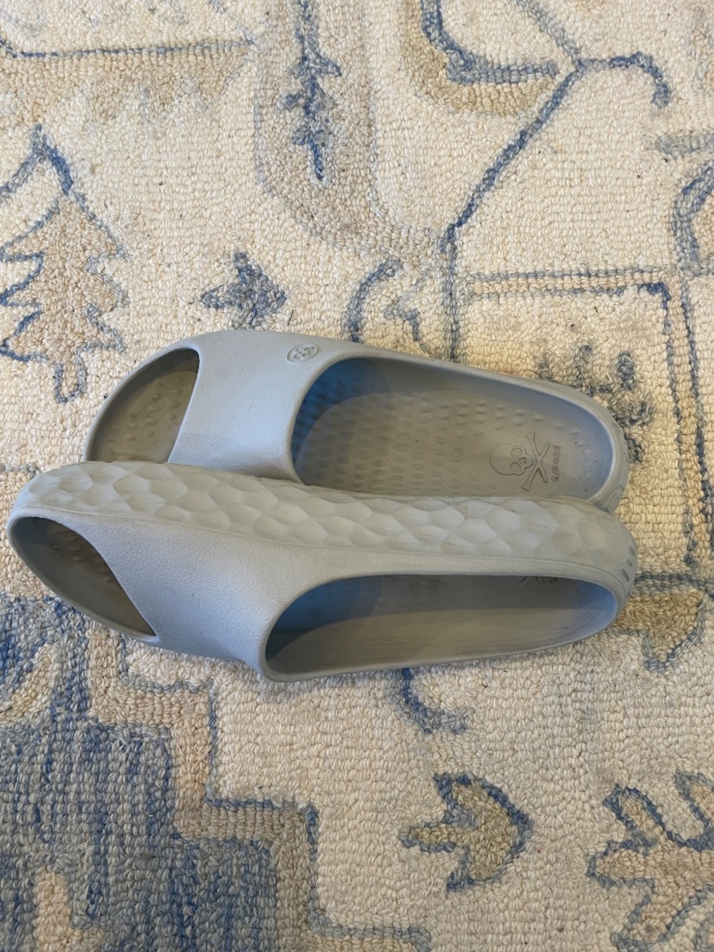 G/Fore slides - Picture 4 of 7